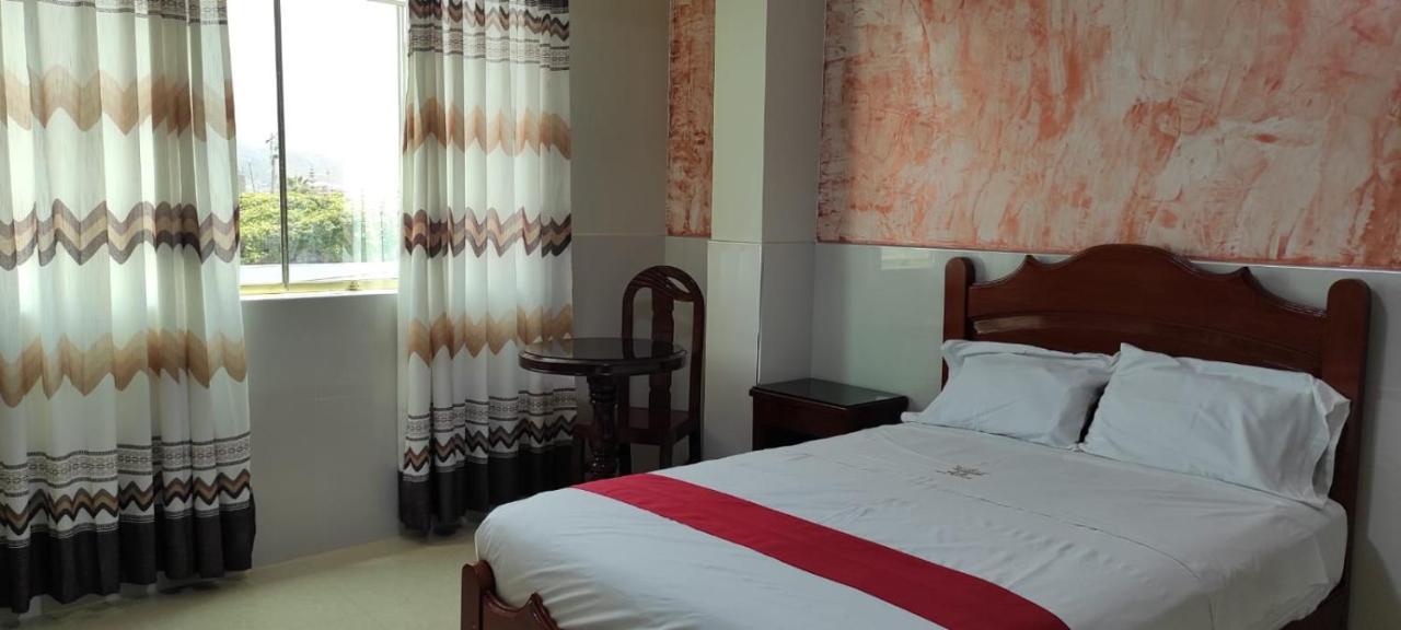 Hotel Real Bolivar Chimbote Extérieur photo